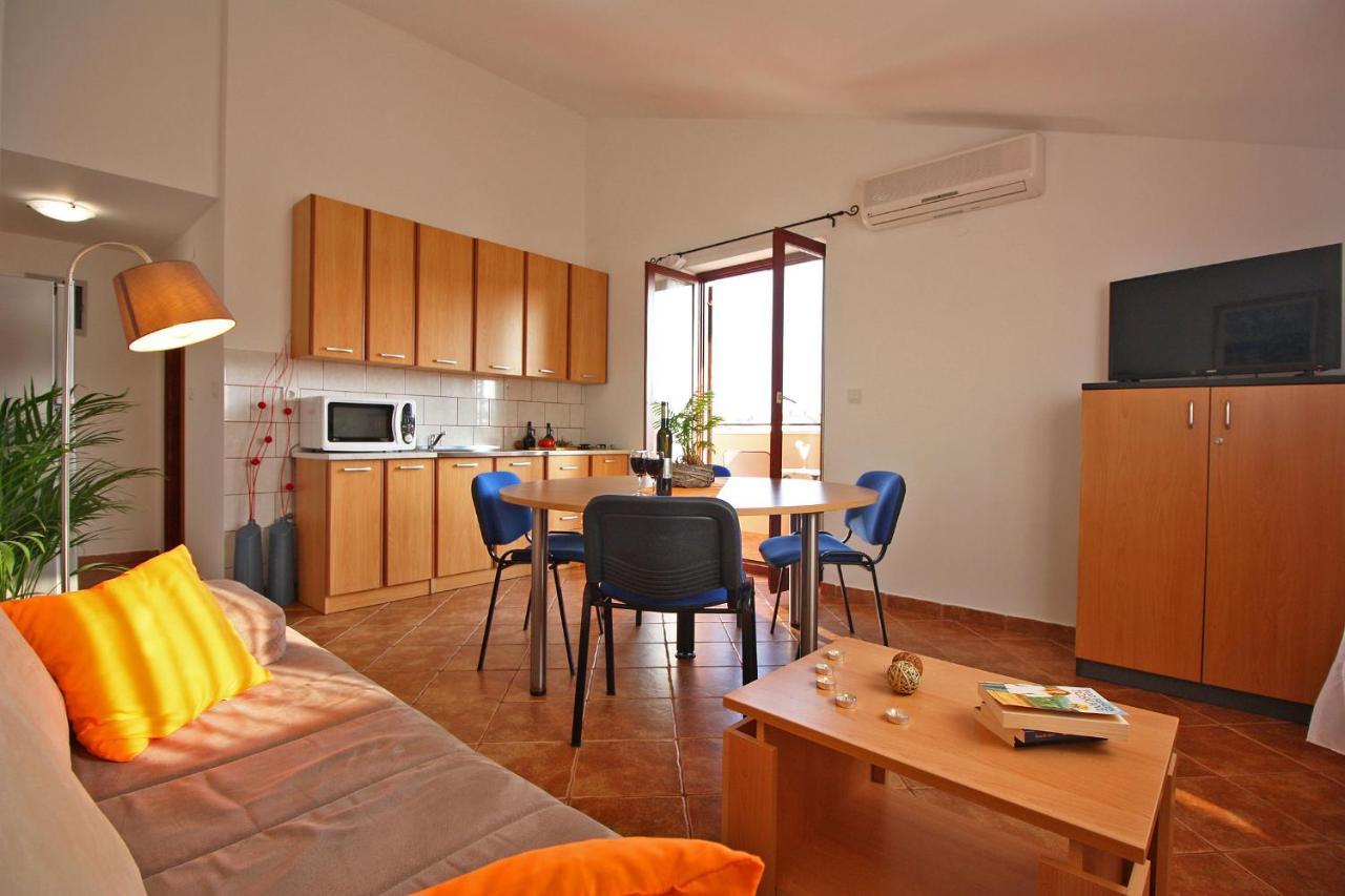 Brijunisol - 3 Apartments Top Position Near The Beautiful Beach فاجانا المظهر الخارجي الصورة