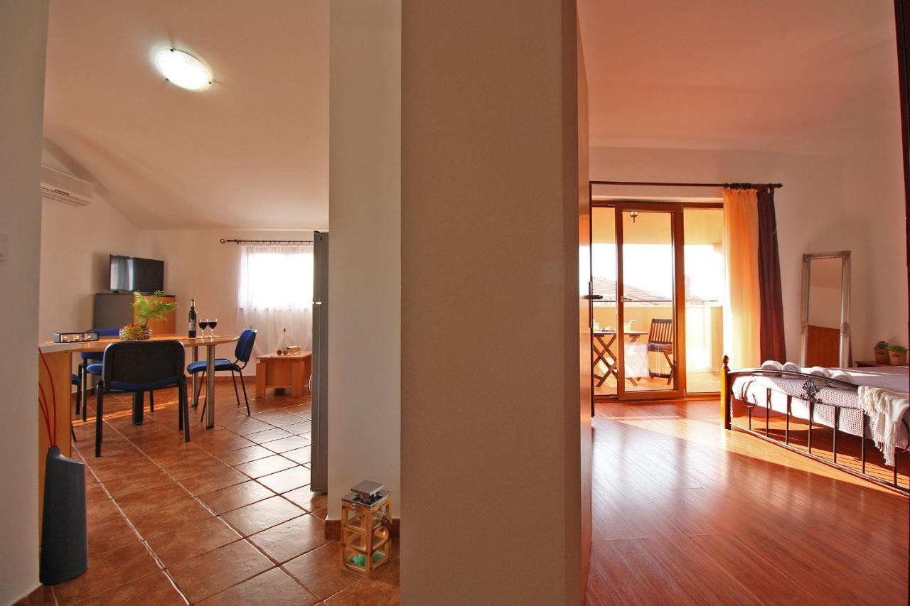 Brijunisol - 3 Apartments Top Position Near The Beautiful Beach فاجانا المظهر الخارجي الصورة