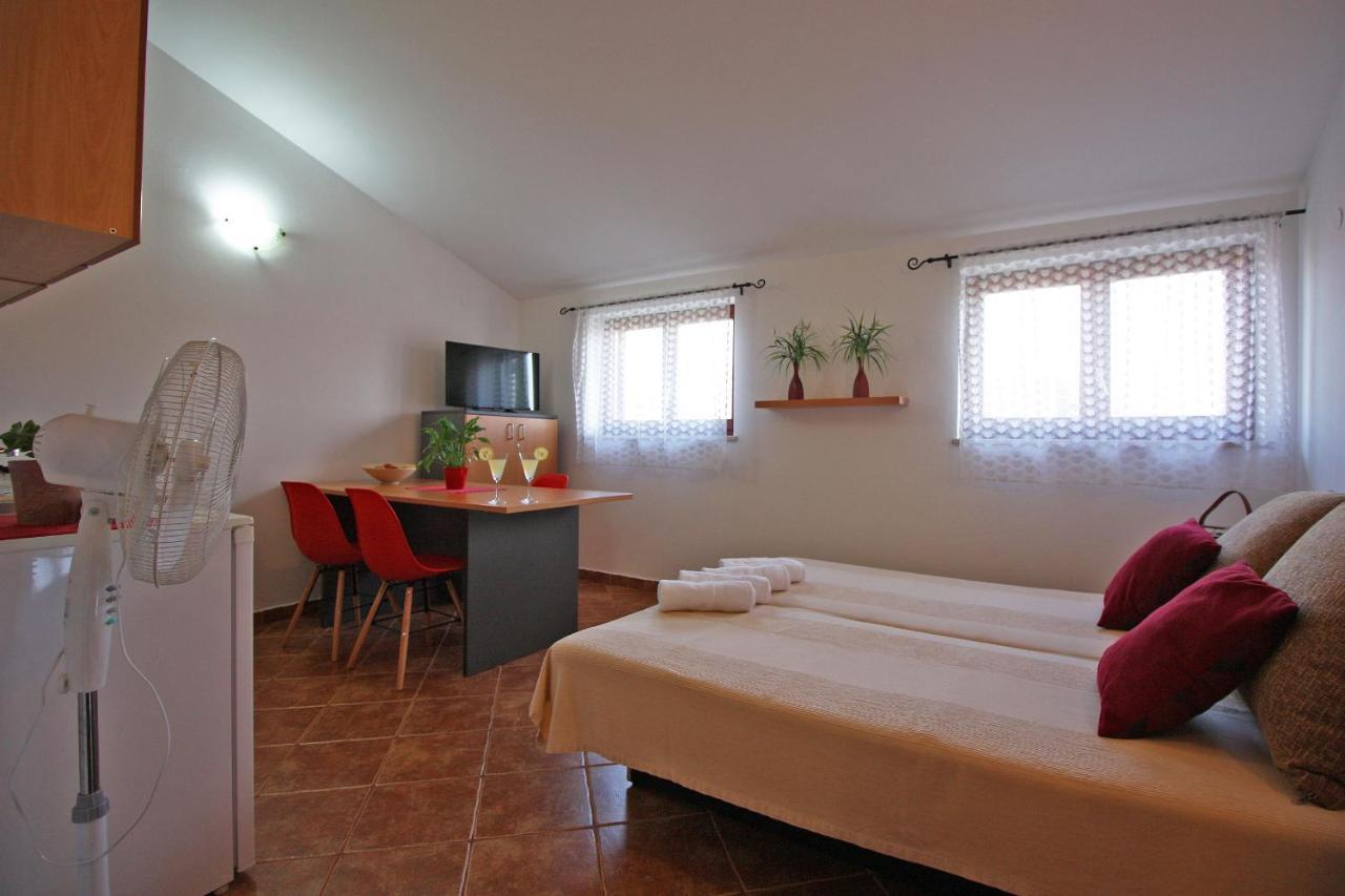 Brijunisol - 3 Apartments Top Position Near The Beautiful Beach فاجانا المظهر الخارجي الصورة